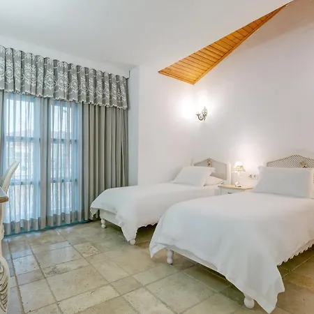 Hotel Fora 2*