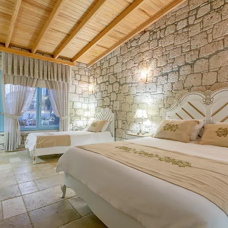 Fora מלון אלאקאטי