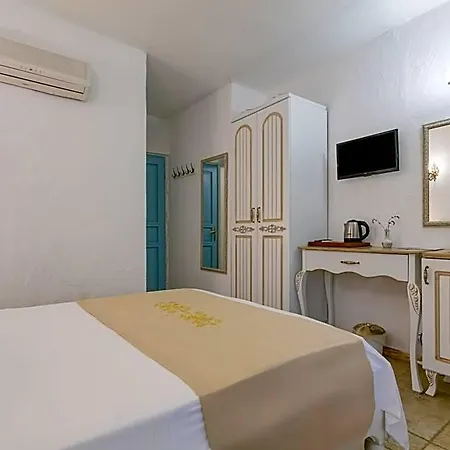 Fora Hotel 2*