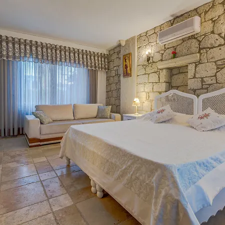 Fora Hotel 2*